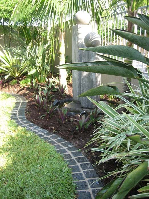 Garden Edging | Kenchi Lifestyle Gardens | Gold Coast